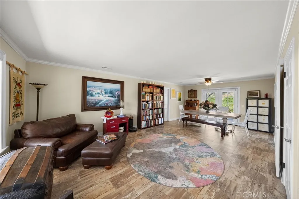 Secondary living room | dining room