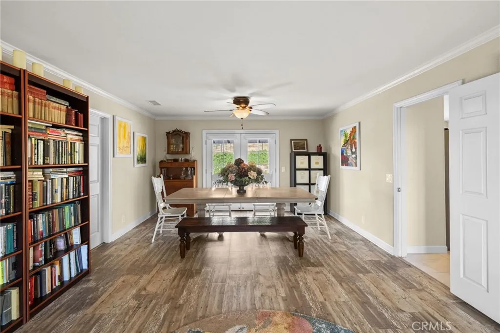 Secondary living room | dining room
