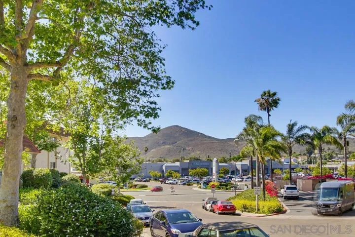Parking Lot/Garage