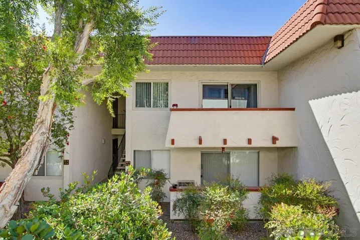 8661 Lake Murray 18, San Diego, California 92119