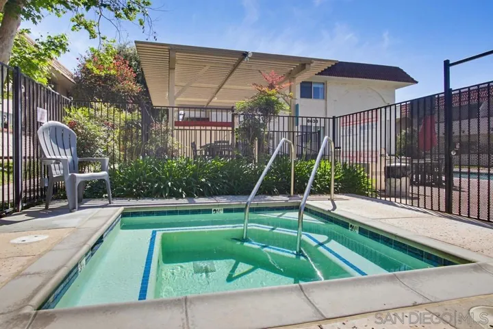 Swimming Pool/Hot Tub/Sauna