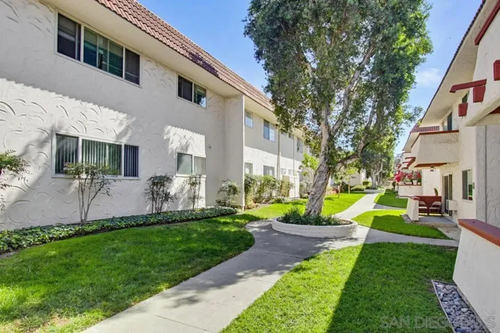 8661 Lake Murray 18, San Diego, California 92119