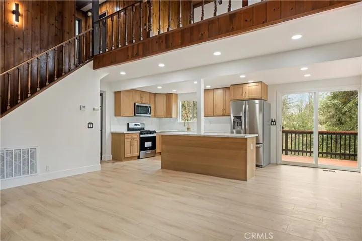Open concept kitchen, large, open and flowing