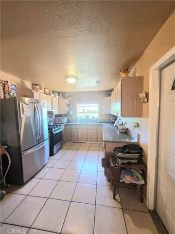 16486 Hughes Road, Victorville, California 92395