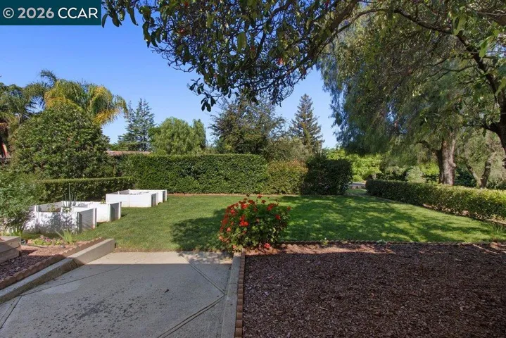 1025 Panadero Way, Clayton, California 94517