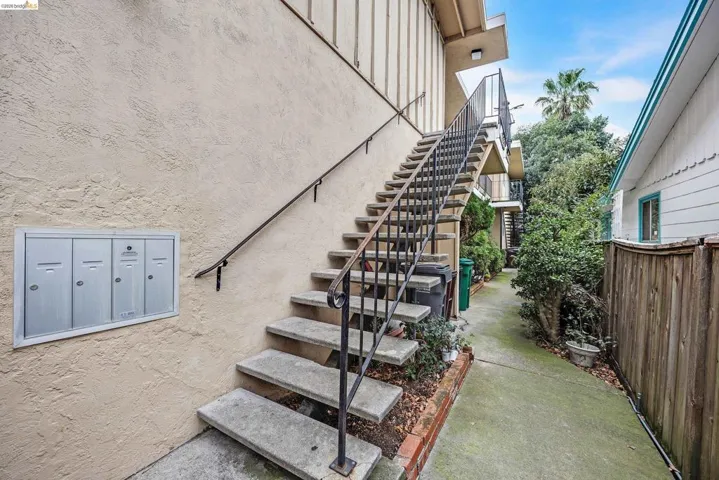 Stairs and Patio SB 721  Clear