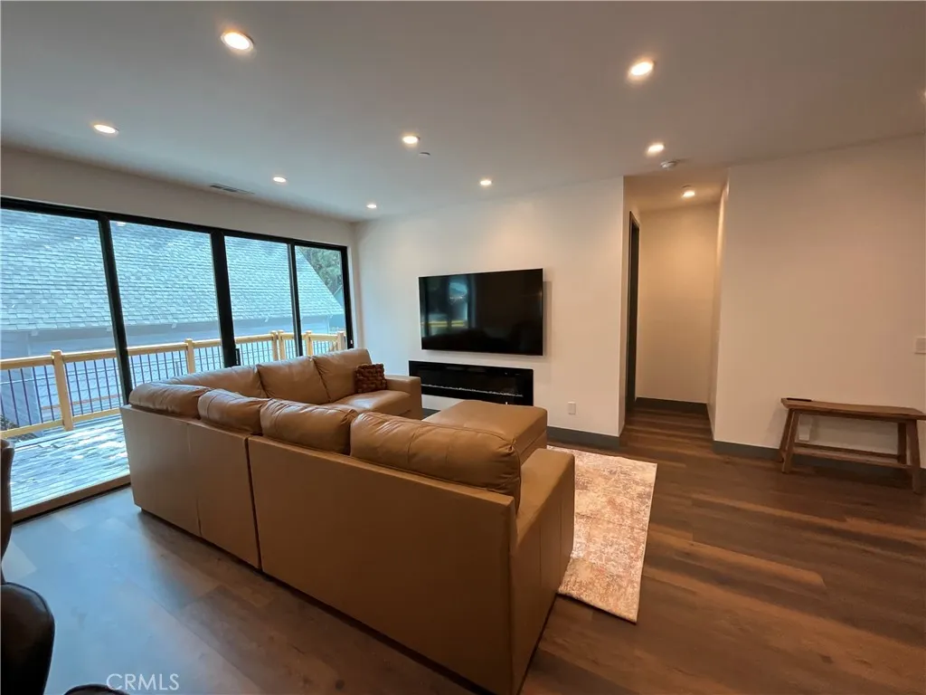 916 Michael Avenue, Big Bear City, California 92314 — photo 4