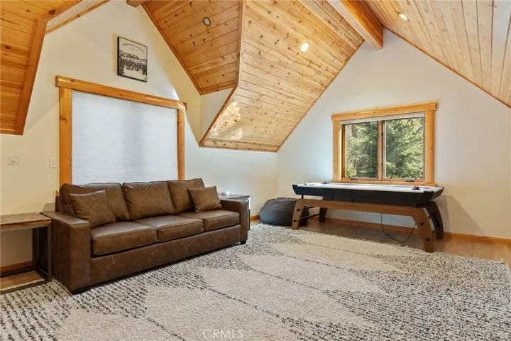 Large room above the garage
