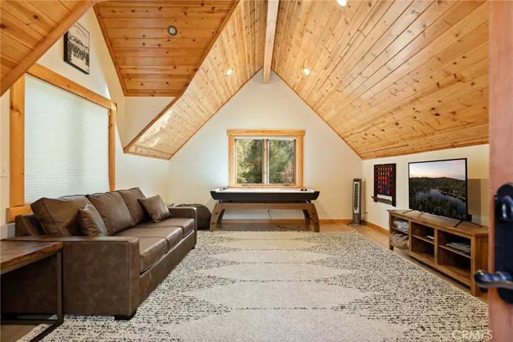 Large room above the garage