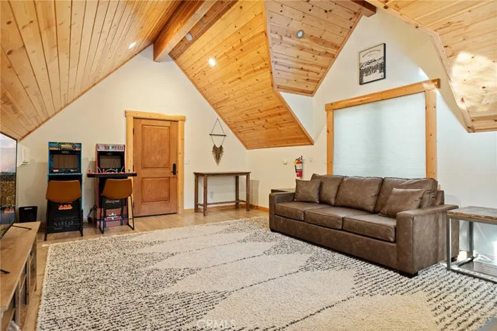 Large room above the garage