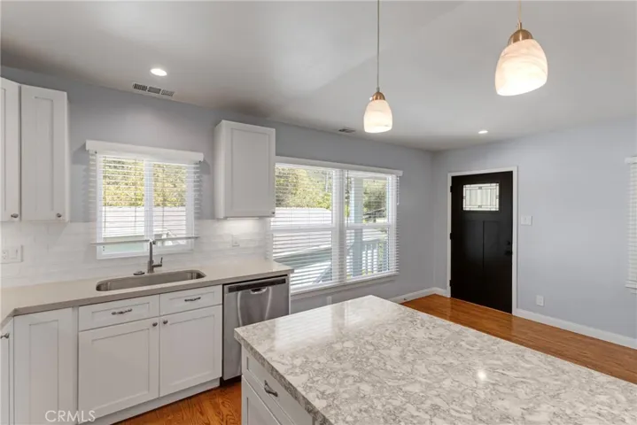 1 bdrm kitchen area sink