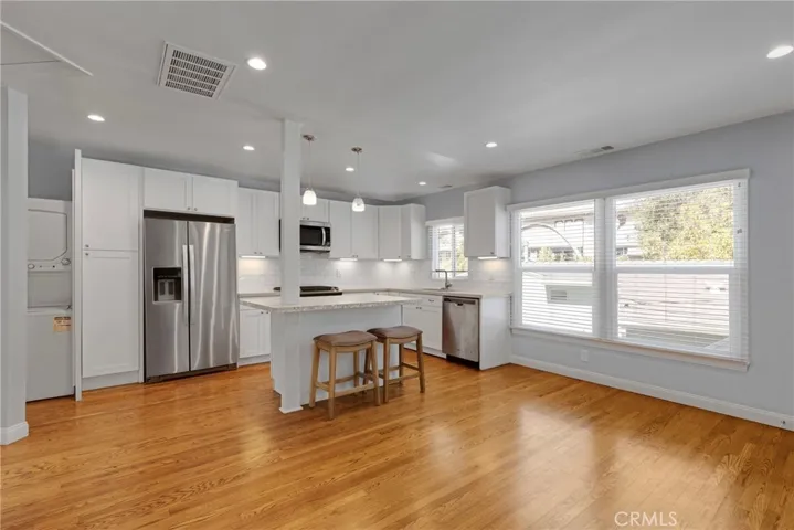 1 bdrm full kitchen