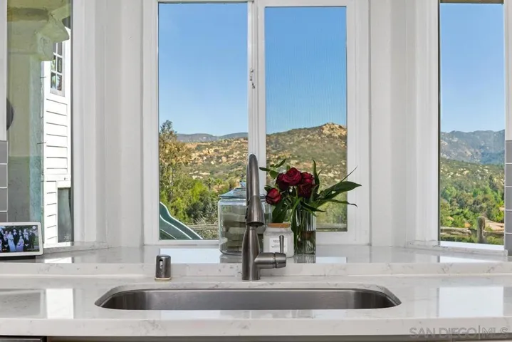 23969 Nectar Way, Ramona, California 92065