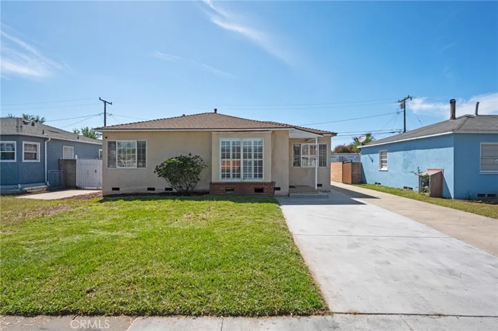 2951 Baltic Avenue, Long Beach, California 90810