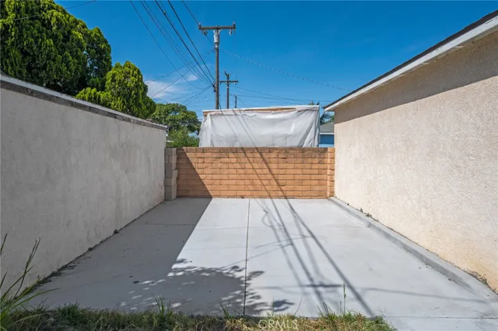 2951 Baltic Avenue, Long Beach, California 90810