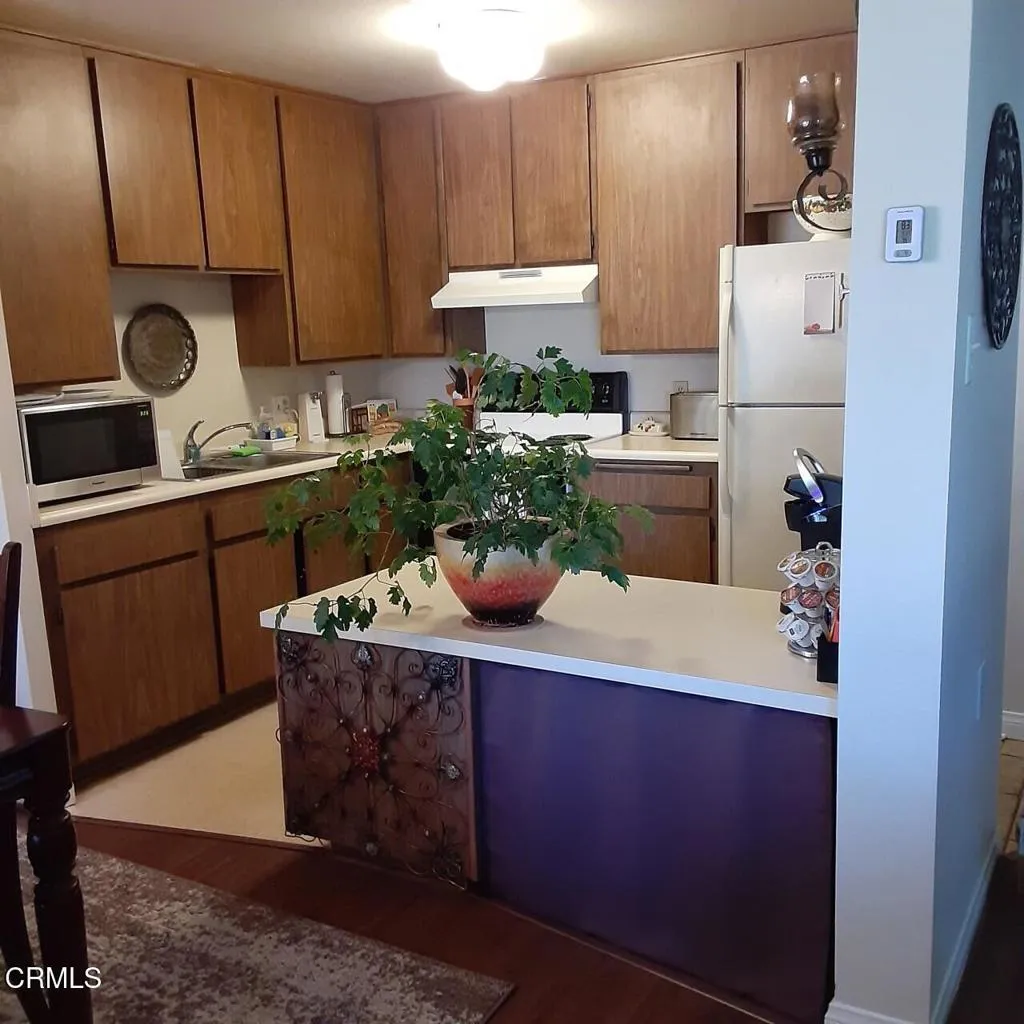 Kitchen 1