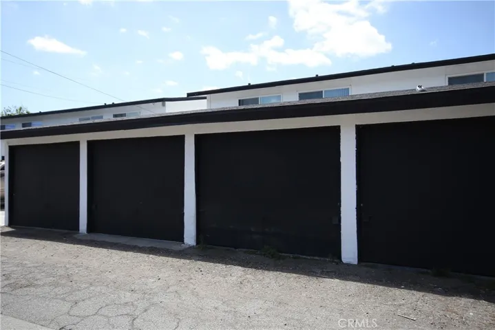 2709 S Baker Street, Santa Ana, California 92707