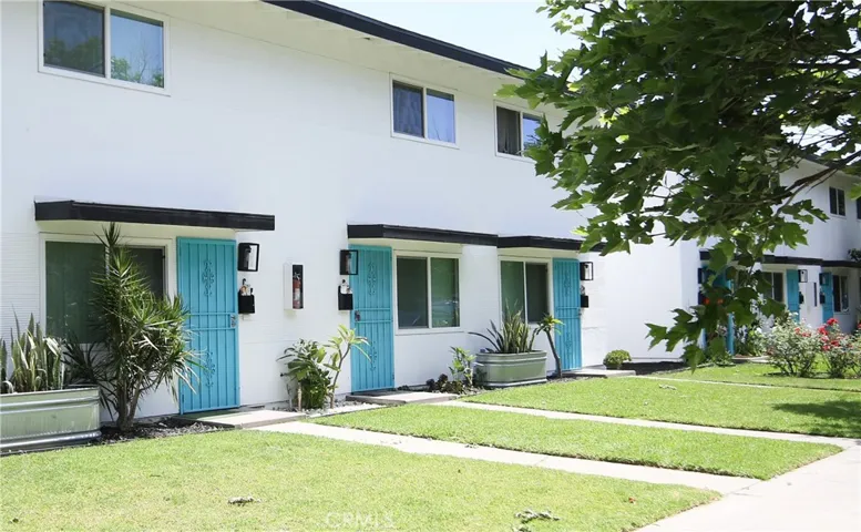 2709 S Baker Street, Santa Ana, California 92707