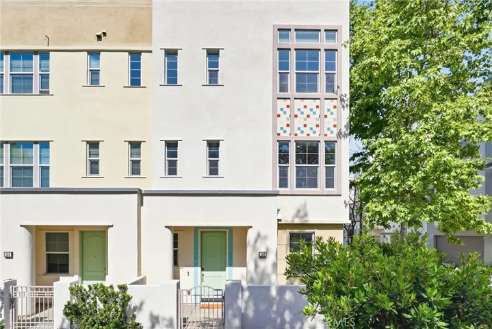 Front of unit - did you notice the trees in front which create privacy?