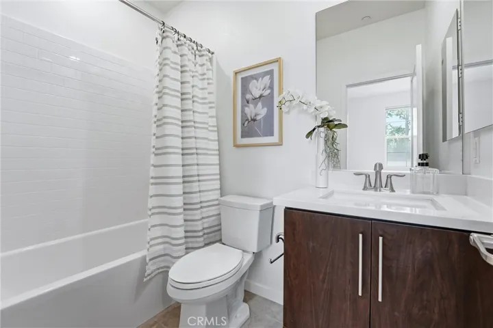 Main floor bath