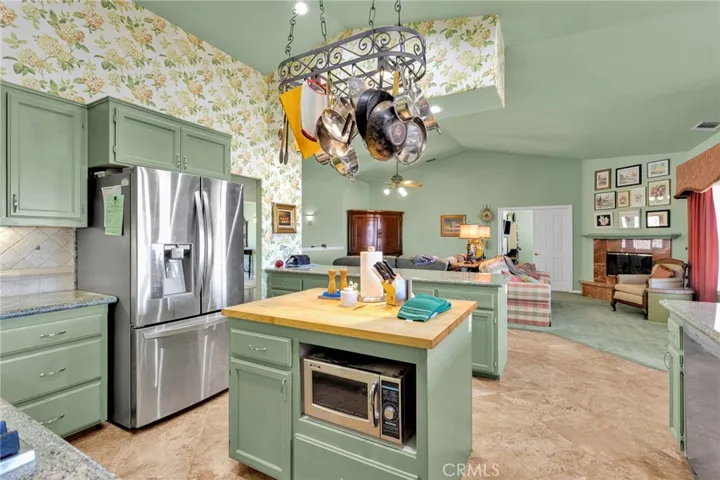 8828 Vincent Court, Hesperia, California 92344