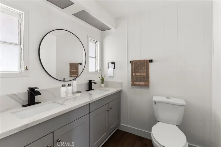 300 Rampart Street, Orange, California 92868