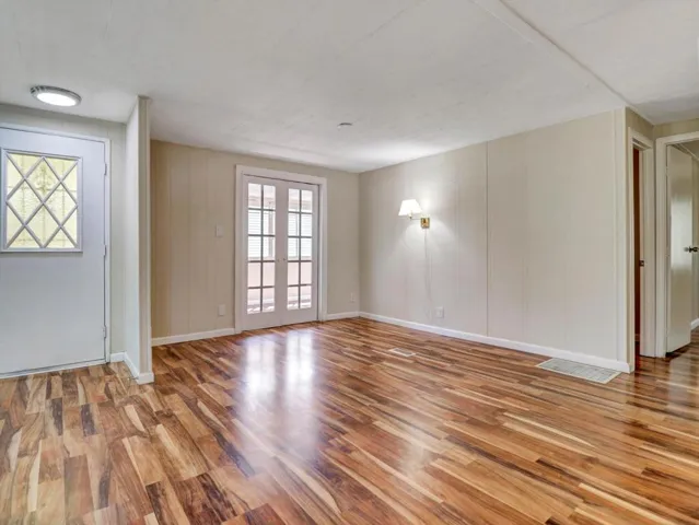 27-51555 Monroe St 75-27