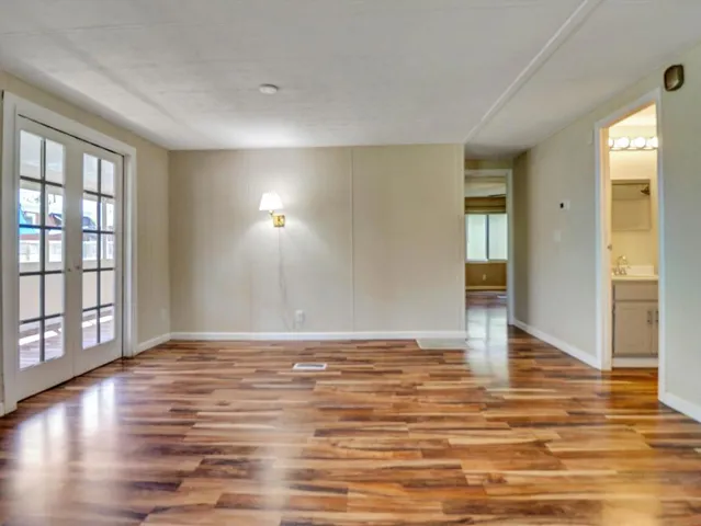 29-51555 Monroe St 75-29