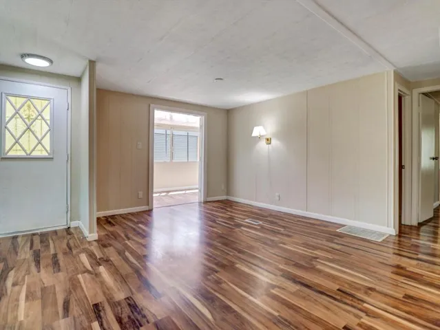 28-51555 Monroe St 75-28