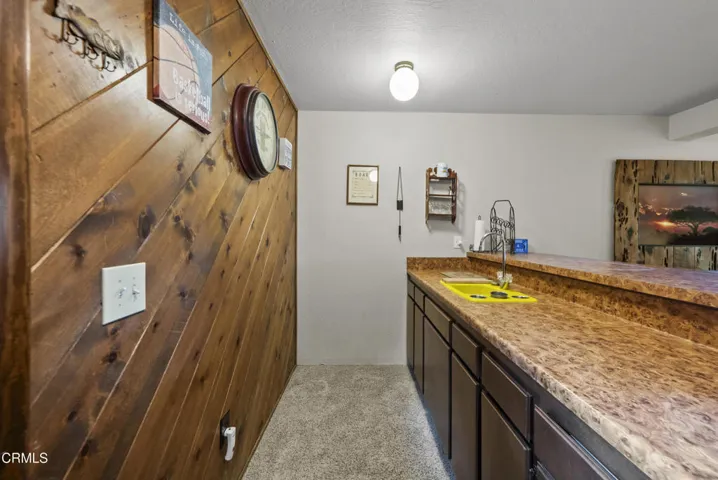 Built in Bar / Kitchenette