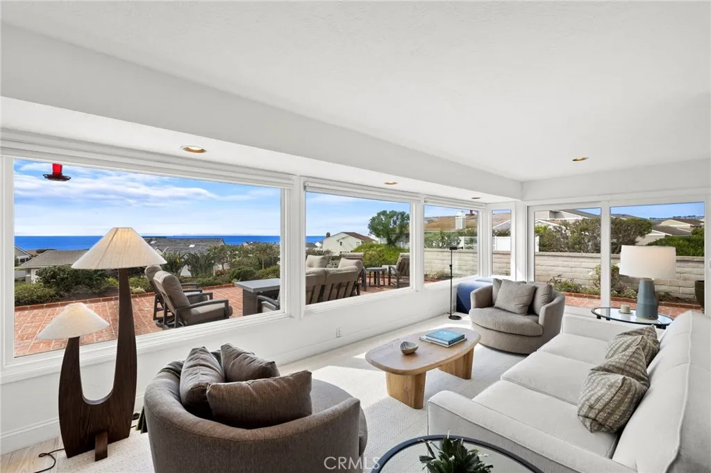Living room with ocean and Catalina Views