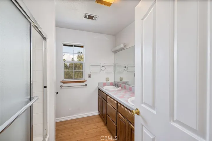 Upstairs full bath