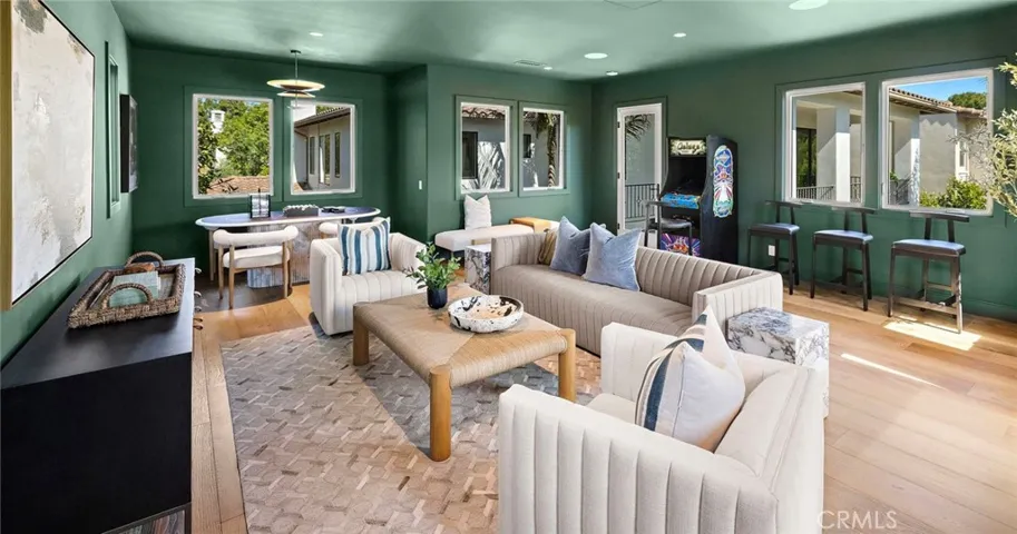 15 Seabluff, Newport Beach, California 92660
