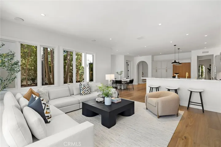 15 Seabluff, Newport Beach, California 92660