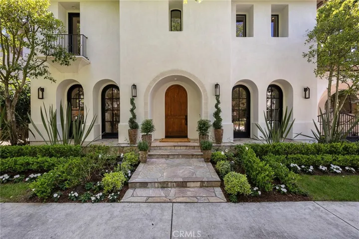 15 Seabluff, Newport Beach, California 92660