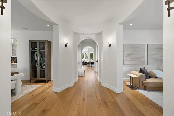 15 Seabluff, Newport Beach, California 92660