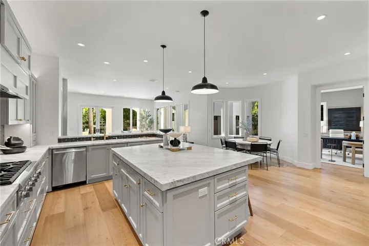 15 Seabluff, Newport Beach, California 92660