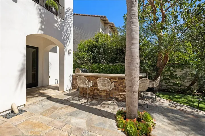 15 Seabluff, Newport Beach, California 92660