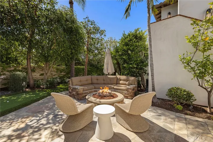 15 Seabluff, Newport Beach, California 92660