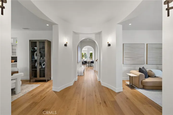 15 Seabluff, Newport Beach, California 92660