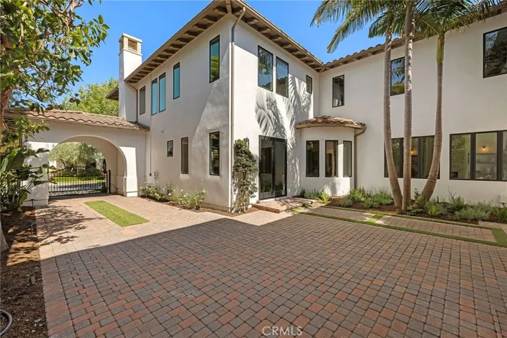 15 Seabluff, Newport Beach, California 92660