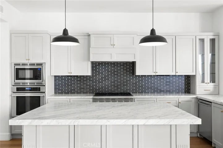 15 Seabluff, Newport Beach, California 92660