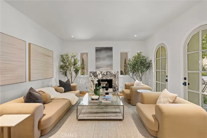 15 Seabluff, Newport Beach, California 92660