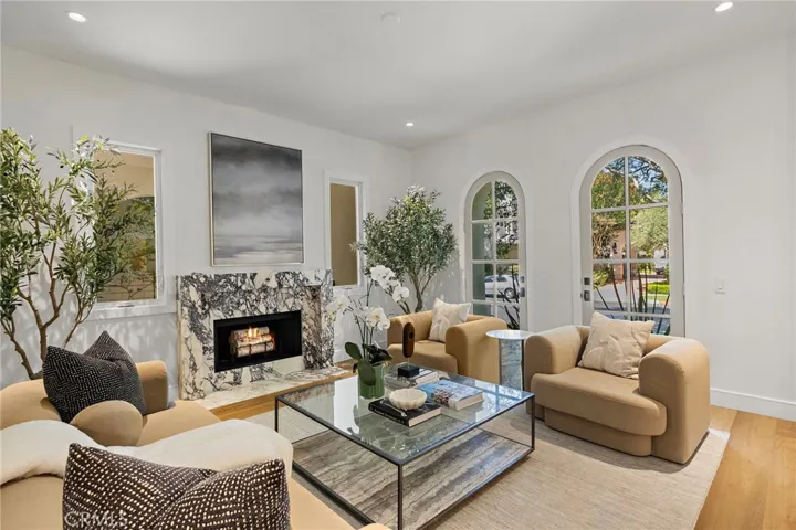 15 Seabluff, Newport Beach, California 92660