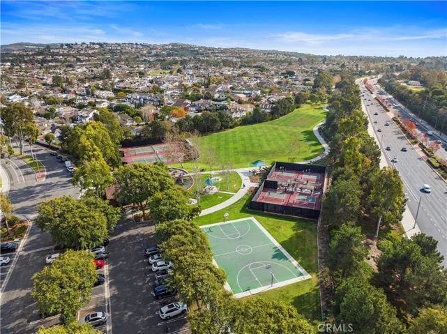 15 Seabluff, Newport Beach, California 92660