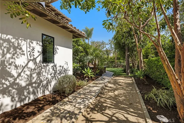 15 Seabluff, Newport Beach, California 92660