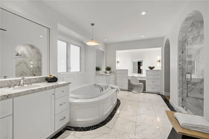 15 Seabluff, Newport Beach, California 92660