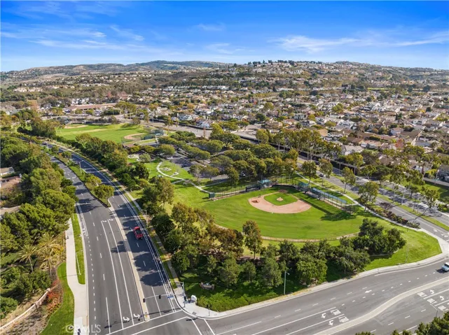 15 Seabluff, Newport Beach, California 92660