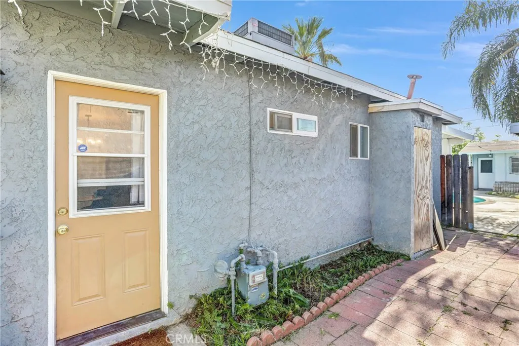 7140 Colwyn, Highland, California 92346 — photo 4