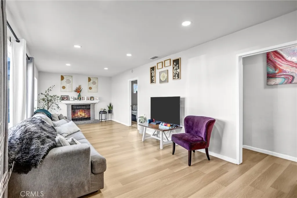 7140 Colwyn, Highland, California 92346 — photo 5